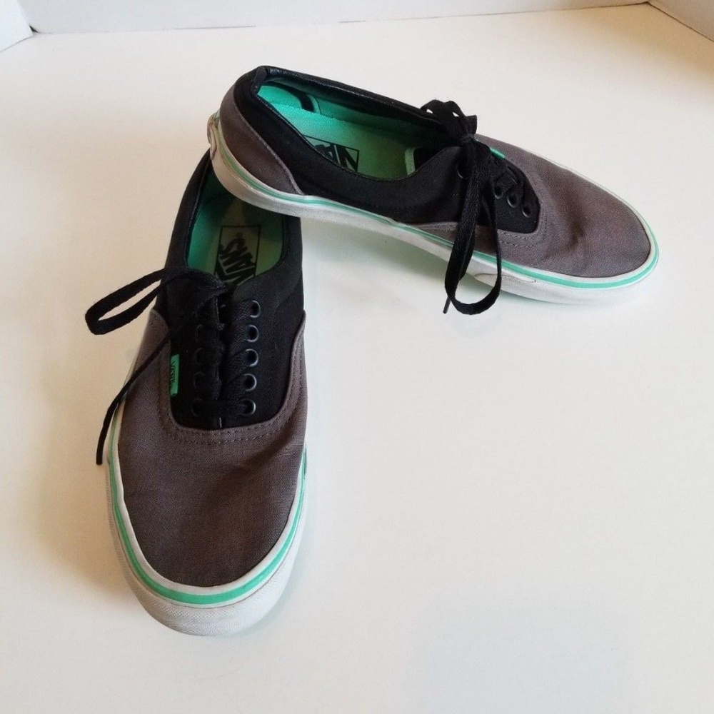 Vans Lace-Up Sneakers Size 8.5 Wms 7 Mens